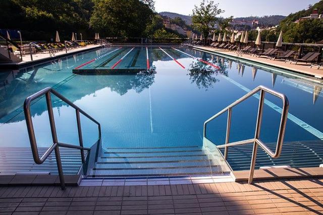 Apartman Rezidence Certovka 2121 Free Parking Garage Karlovy Vary Esterno foto